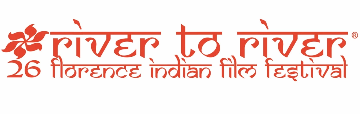 Logotipo della 26ª edizione del River to River Florence Indian Film Festival, in rosso, con il fiore stilizzato e il lettering ispirato alla scrittura devanagari